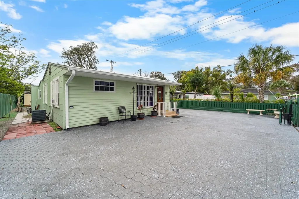 10001 N Arden Avenue Tampa FL 33612