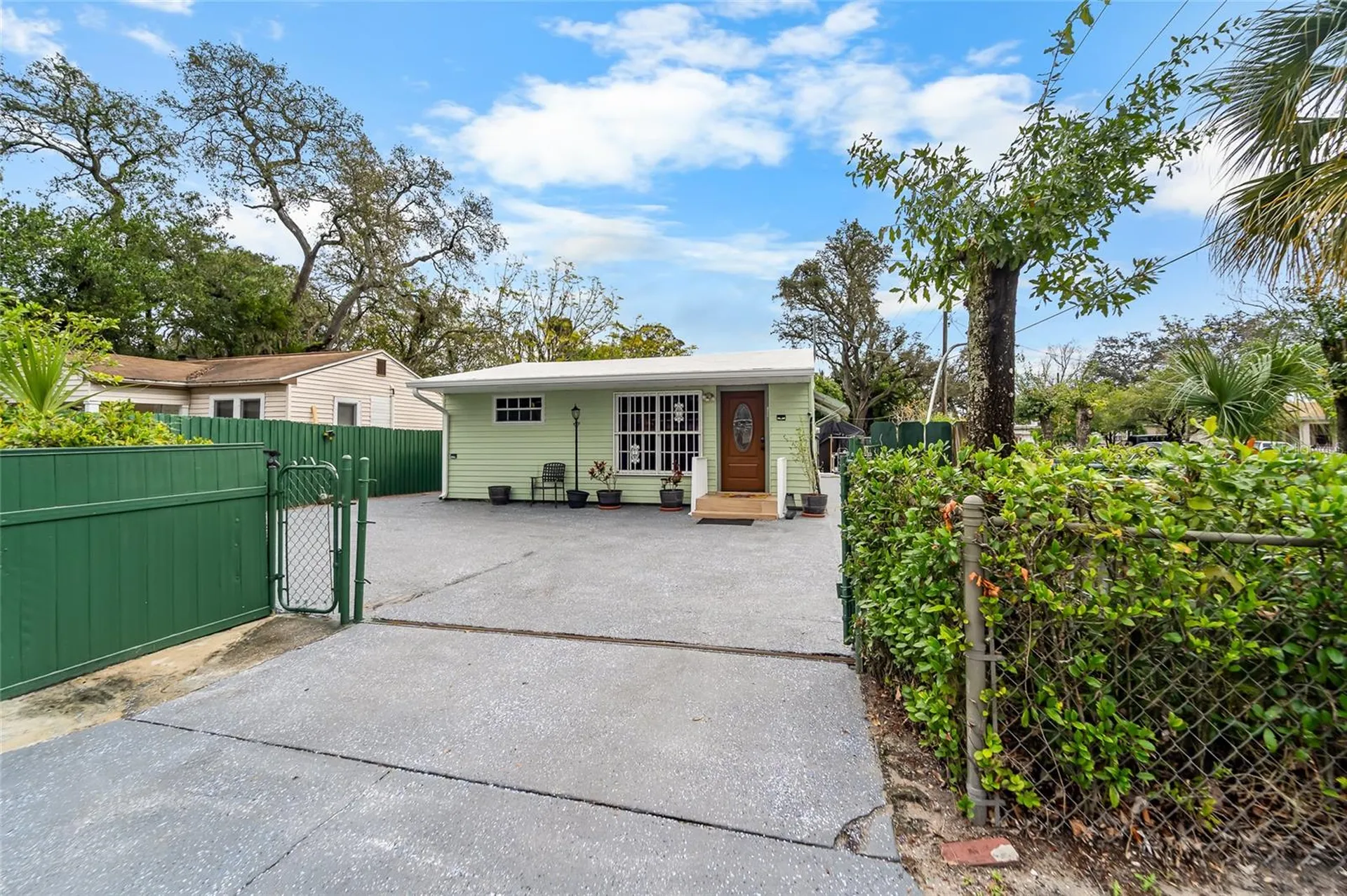 10001 N Arden Avenue Tampa FL 33612