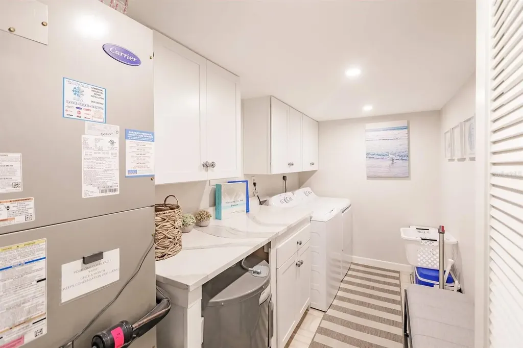 1055 W Peppertree Drive Sarasota FL 34242