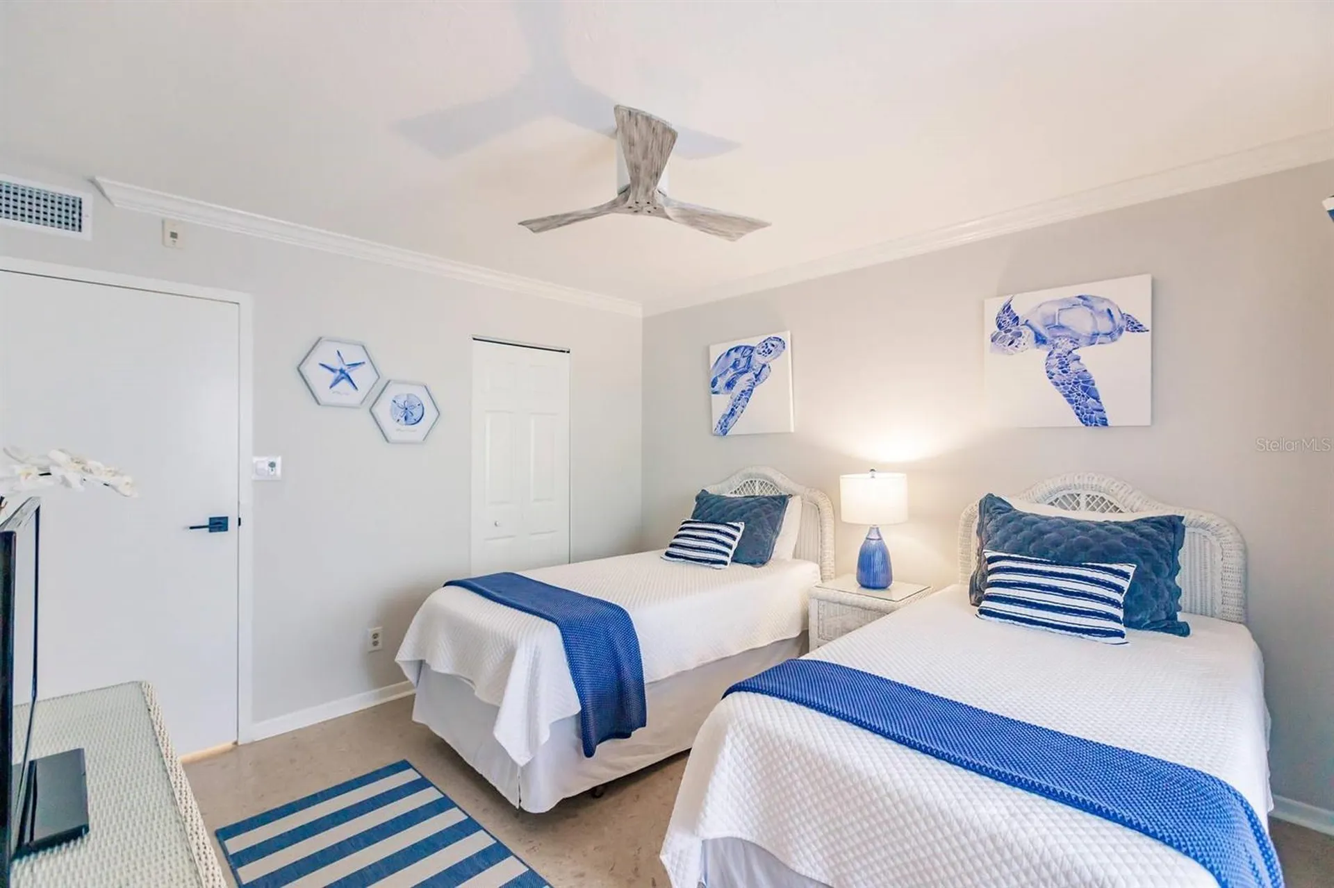 1055 W Peppertree Drive Sarasota FL 34242