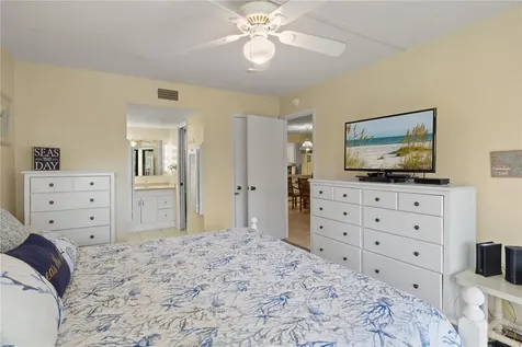 5608 Gulf Drive Holmes Beach FL 34217
