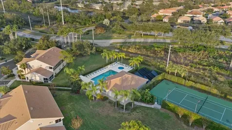 7040 Strand Circle Bradenton FL 34203