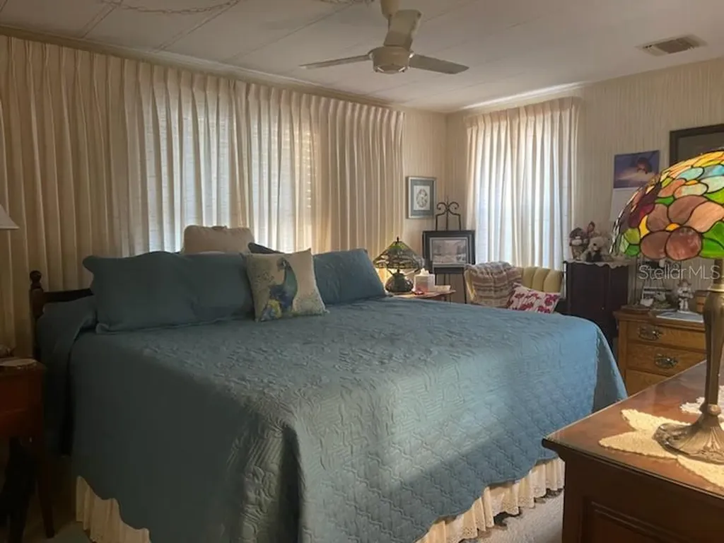 19 Bobcat Trail Wildwood FL 34785