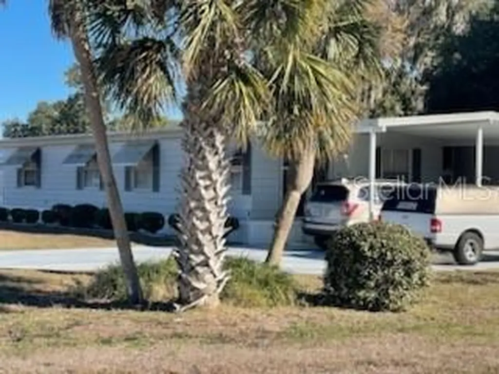 19 Bobcat Trail Wildwood FL 34785