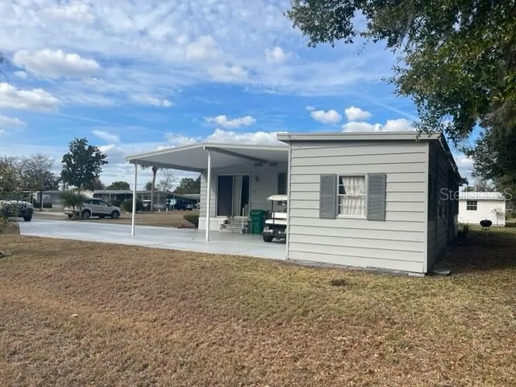 19 Bobcat Trail Wildwood FL 34785