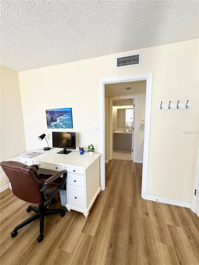5124 Harpers Croft Sarasota FL 34235
