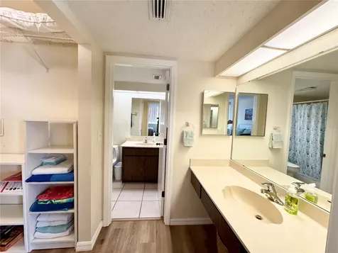 5124 Harpers Croft Sarasota FL 34235