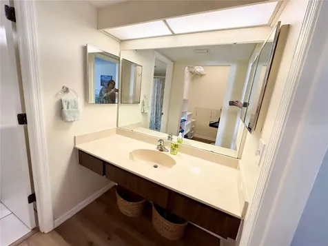 5124 Harpers Croft Sarasota FL 34235