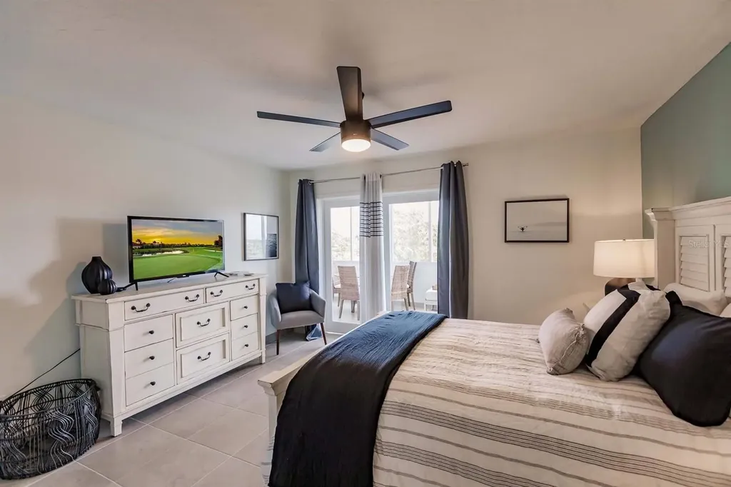 1125 W Peppertree Drive Sarasota FL 34242