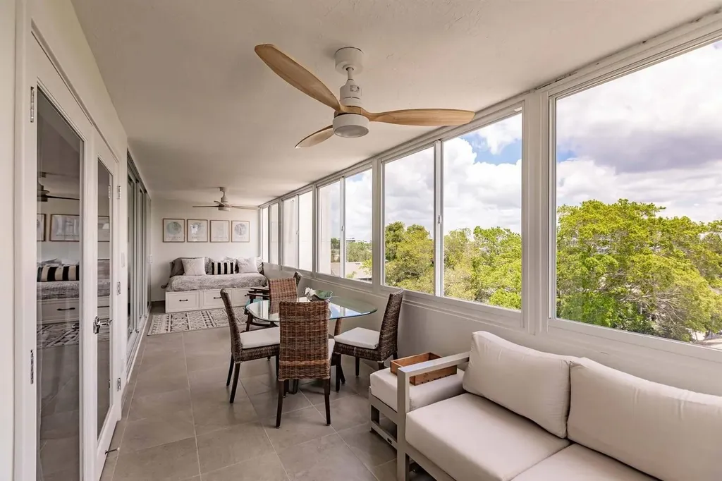 1125 W Peppertree Drive Sarasota FL 34242
