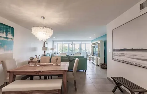 1125 W Peppertree Drive Sarasota FL 34242