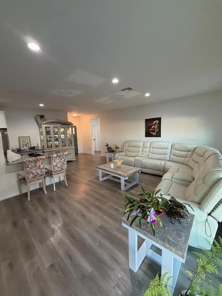 9429 Northcliffe Boulevard Spring Hill FL 34606