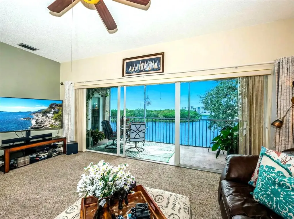 6363 99th Way N St Petersburg FL 33708