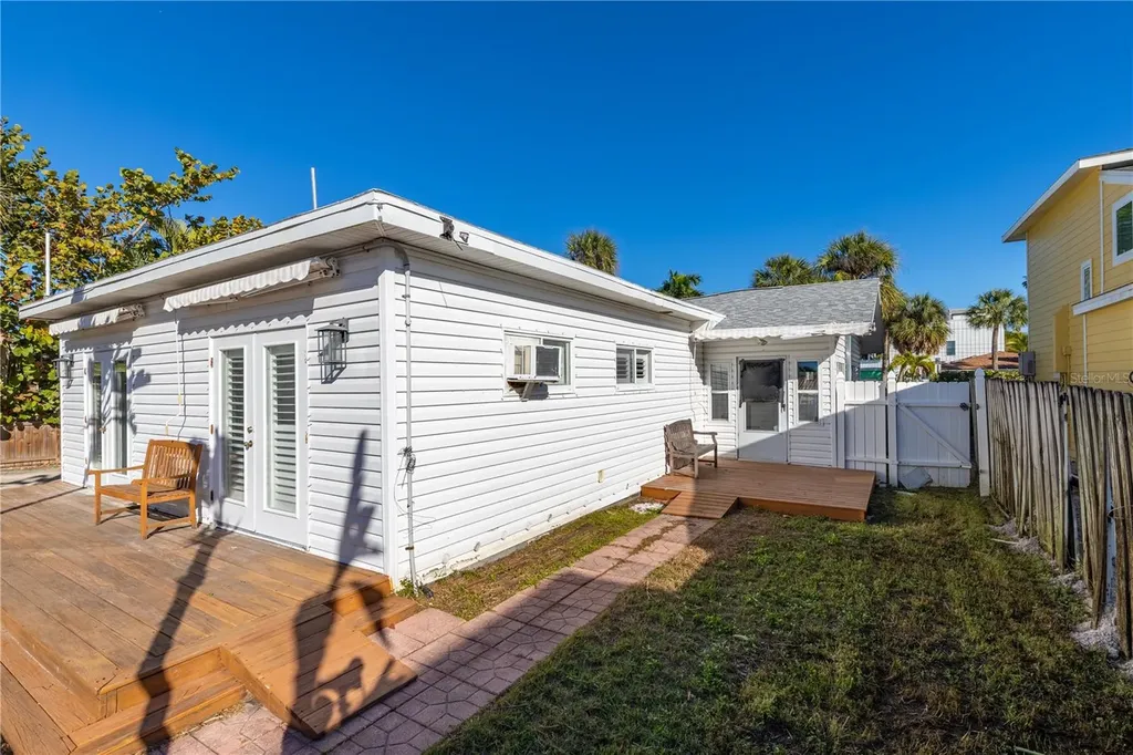 944 Bruce Avenue Clearwater Beach FL 33767