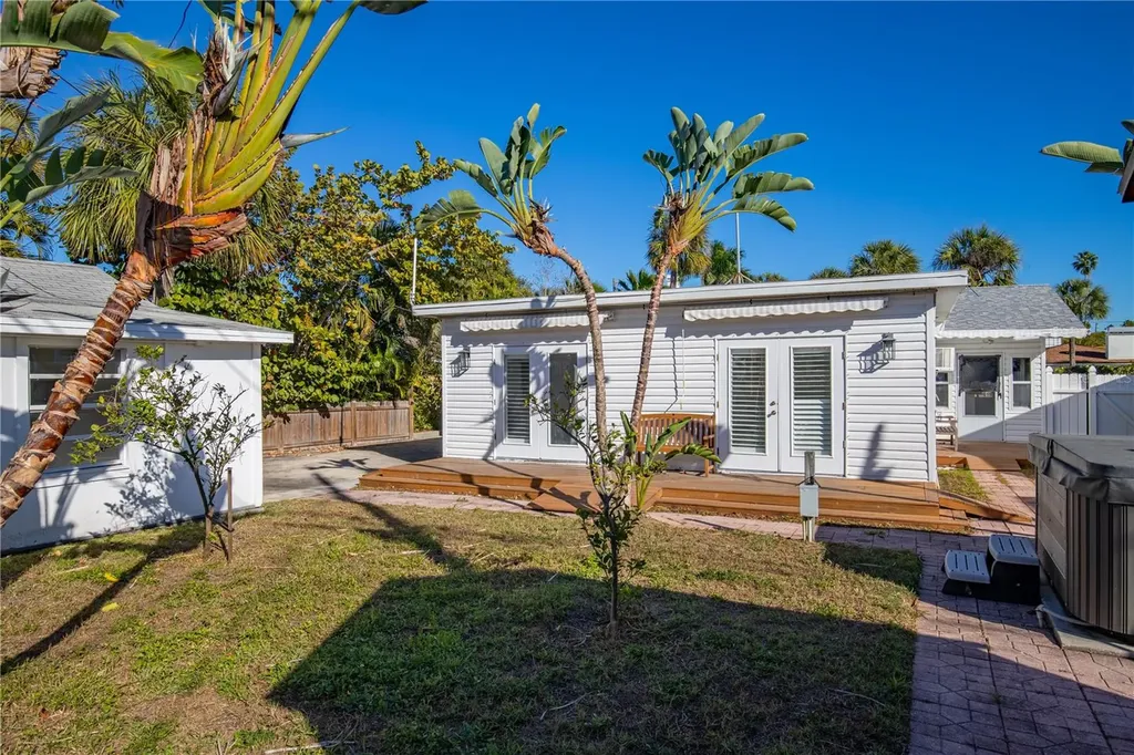 944 Bruce Avenue Clearwater Beach FL 33767