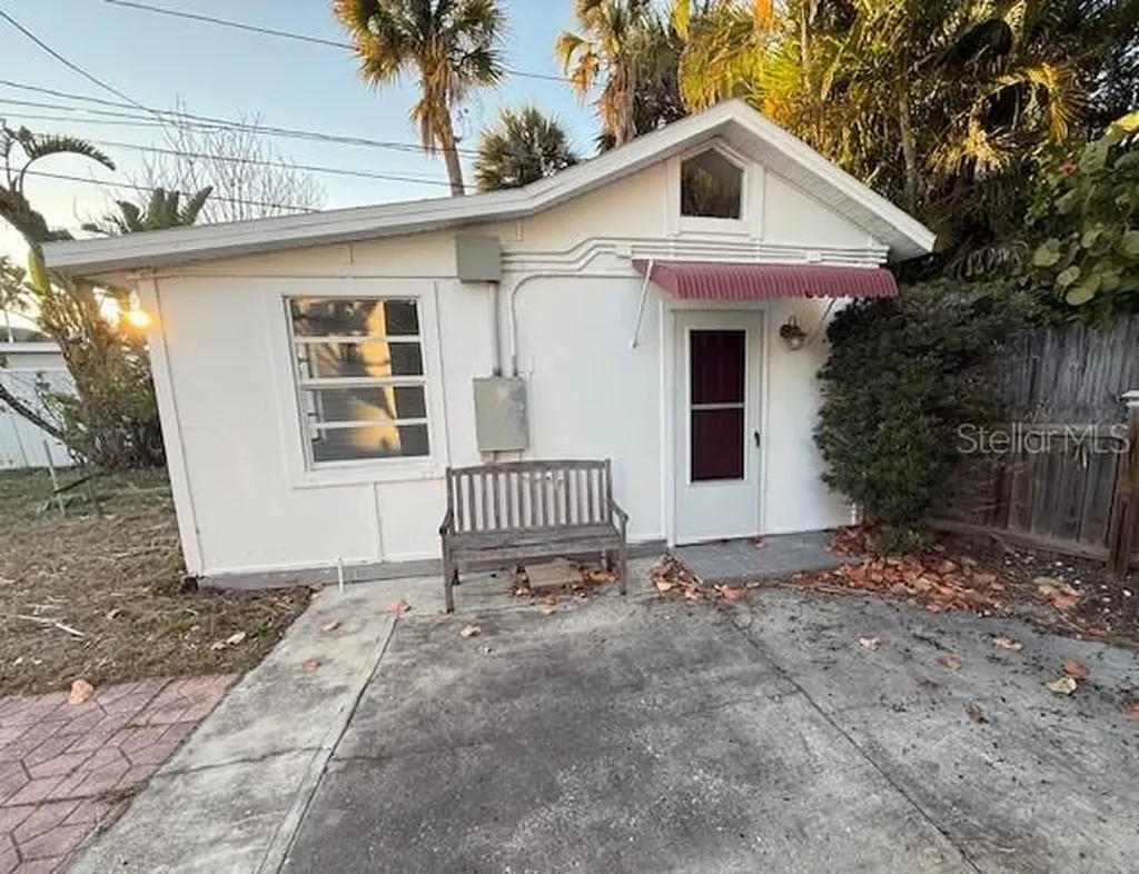 944 Bruce Avenue Clearwater Beach FL 33767