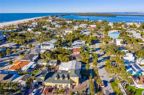 944 Bruce Avenue Clearwater Beach FL 33767