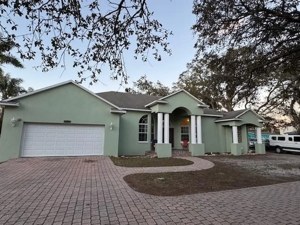 12140 Murray Avenue Largo FL 33778