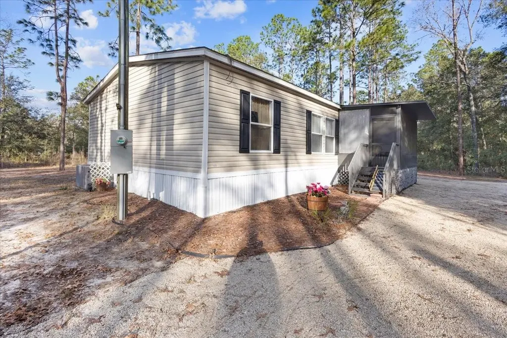 5829 NW 11th Avenue Bell FL 32619