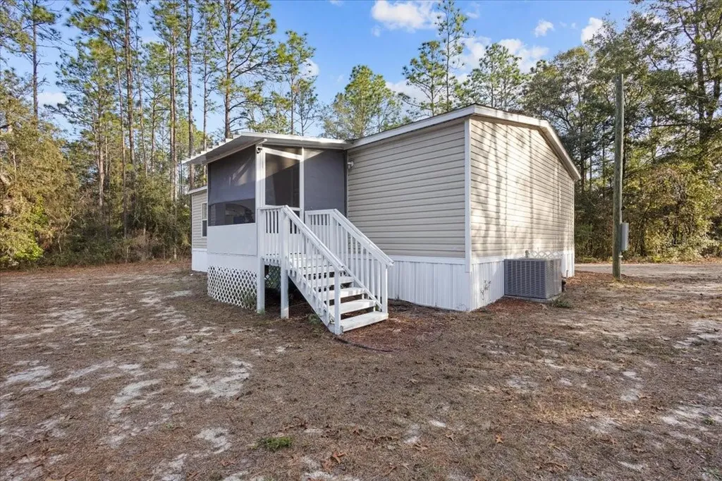 5829 NW 11th Avenue Bell FL 32619
