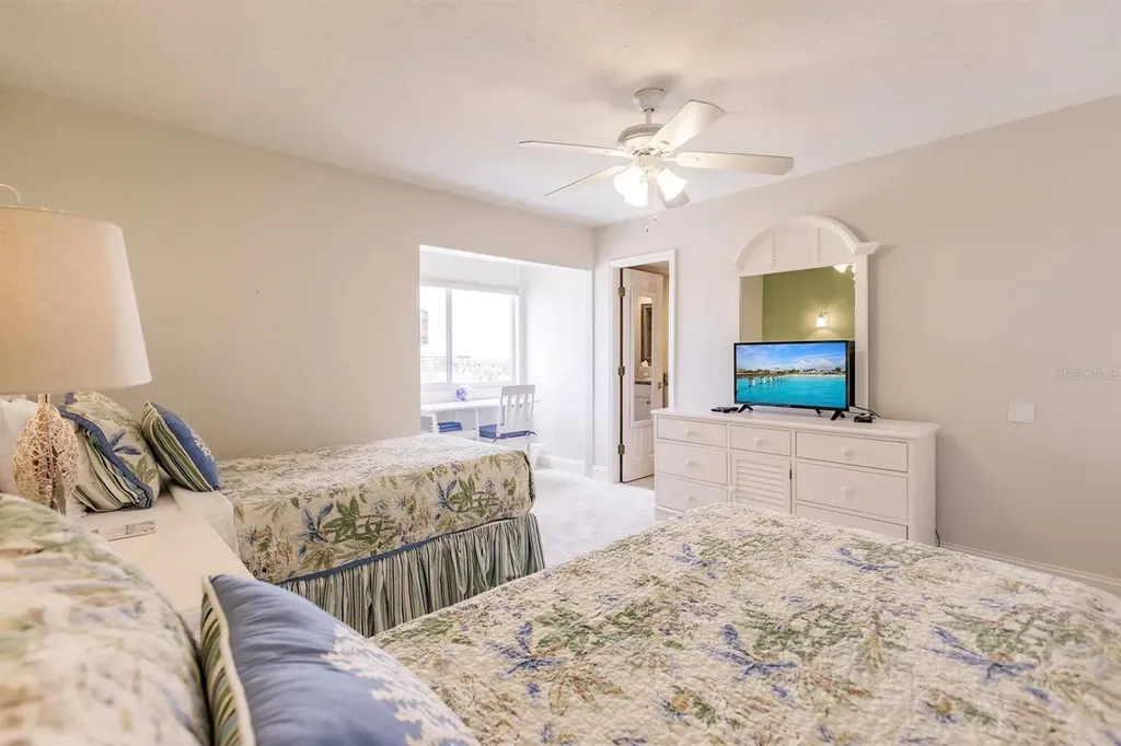 1125 W Peppertree Drive Sarasota FL 34242