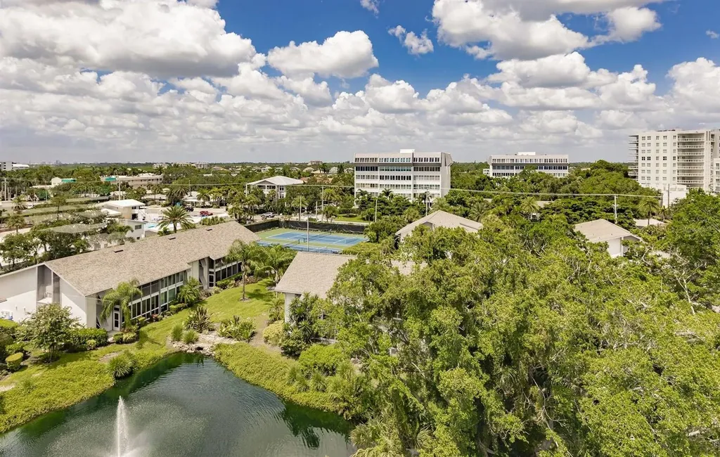 1125 W Peppertree Drive Sarasota FL 34242