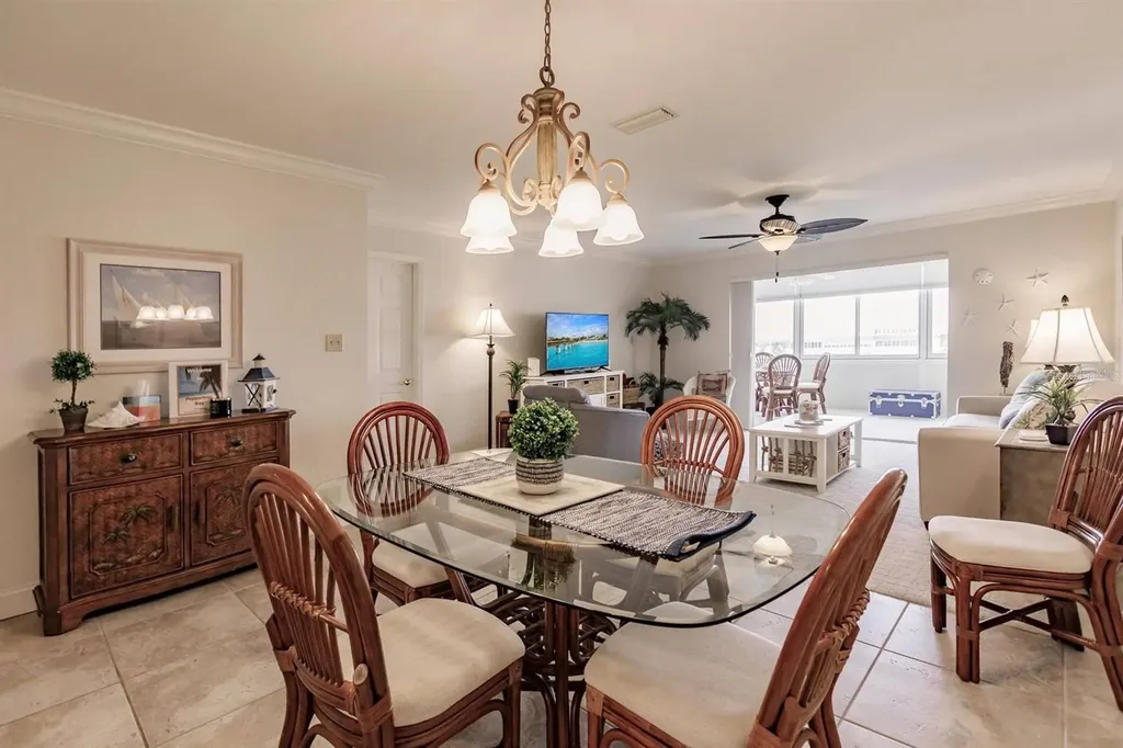 1125 W Peppertree Drive Sarasota FL 34242