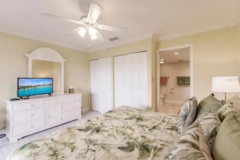 1125 W Peppertree Drive Sarasota FL 34242