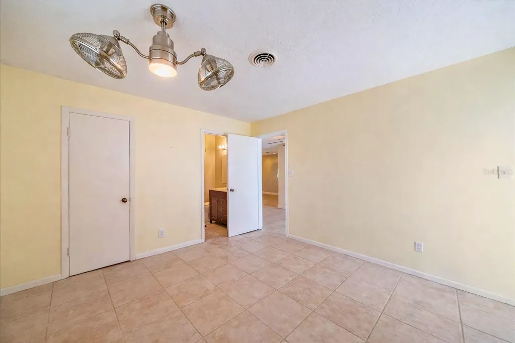 2534 Waneta Drive Sarasota FL 34231