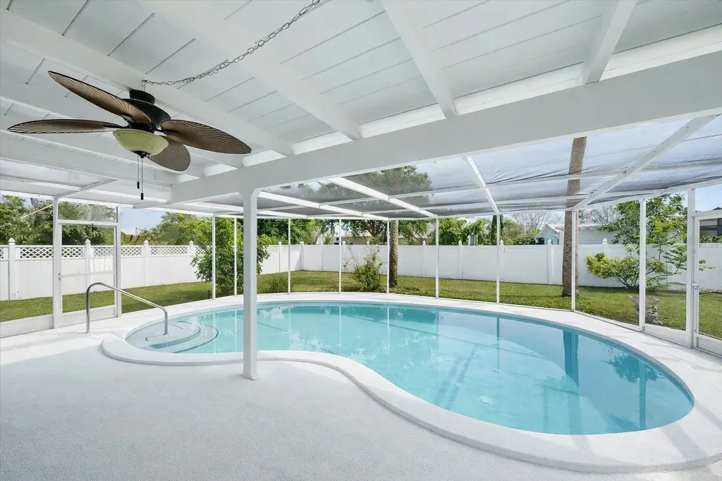 2534 Waneta Drive Sarasota FL 34231