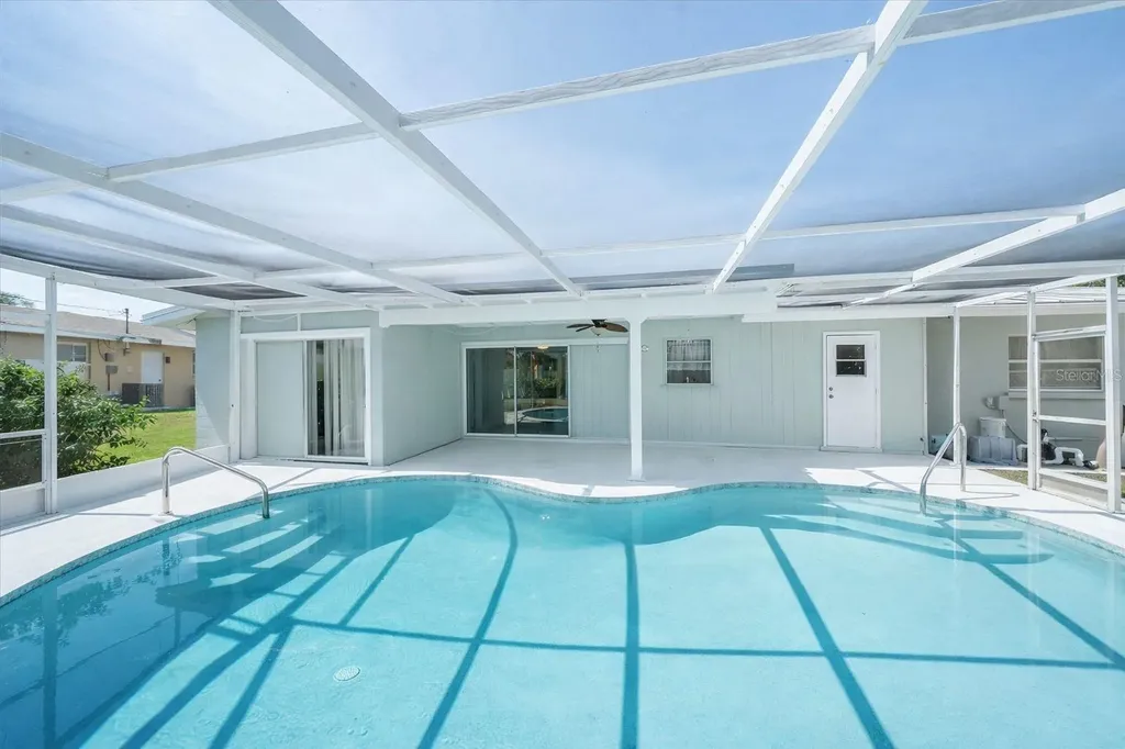 2534 Waneta Drive Sarasota FL 34231