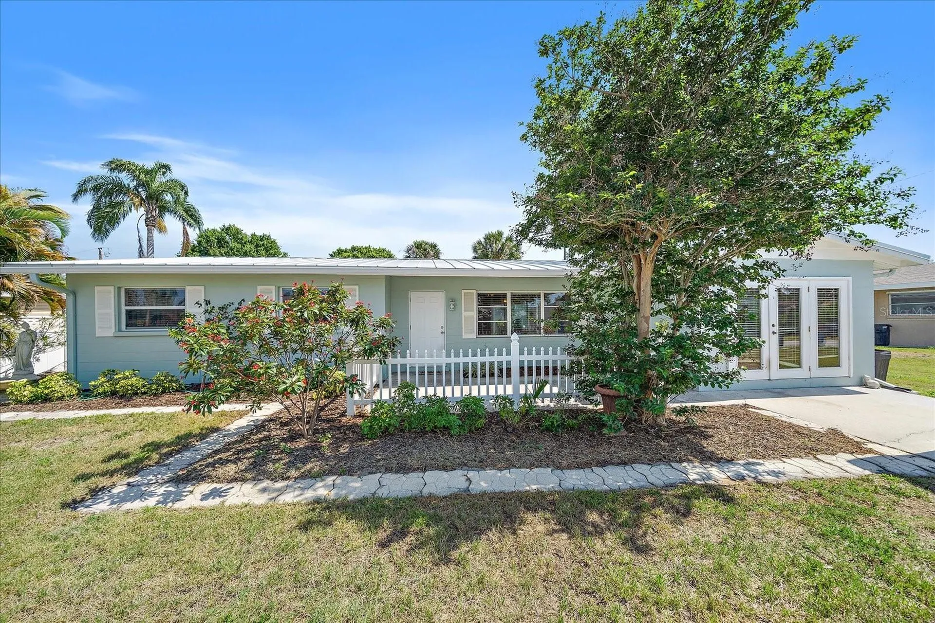 2534 Waneta Drive Sarasota FL 34231