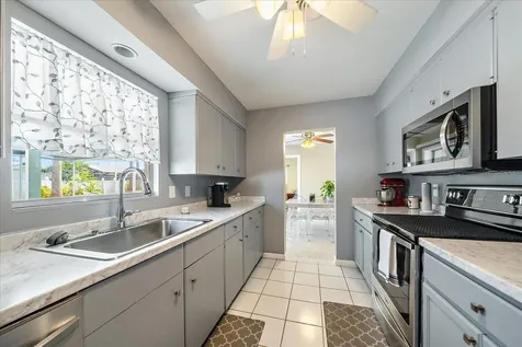 2534 Waneta Drive Sarasota FL 34231