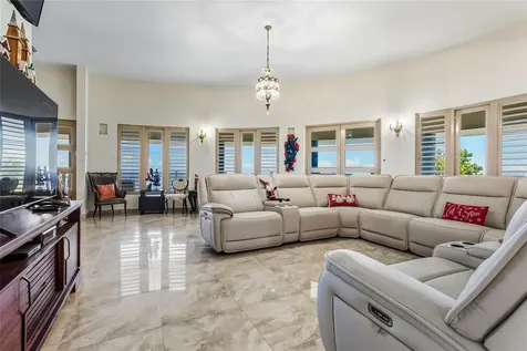 10 Urb Mirador Del Cielo Isabela PR 00662