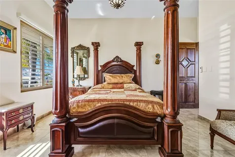 10 Urb Mirador Del Cielo Isabela PR 00662