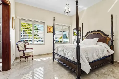 10 Urb Mirador Del Cielo Isabela PR 00662