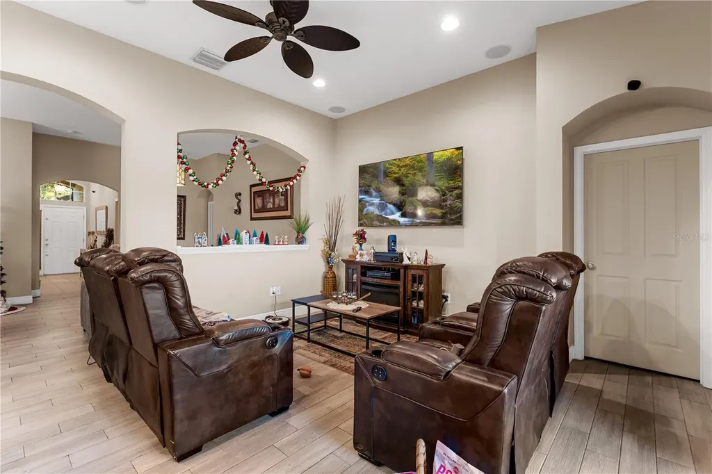 6729 Boulder Run Loop Wesley Chapel FL 33545