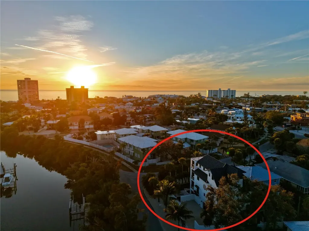 5263 Avenida De Cortez Sarasota FL 34242