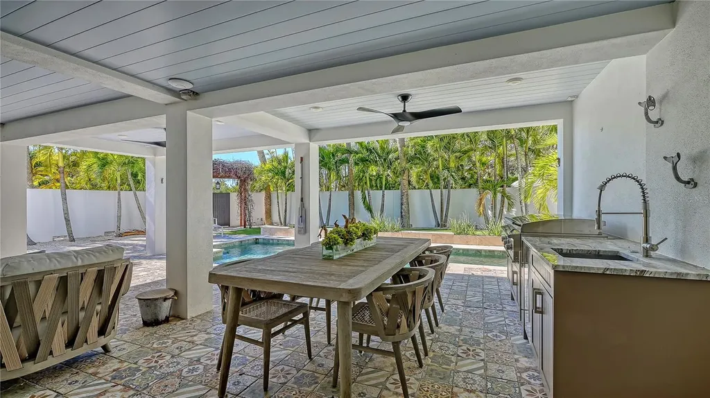 5263 Avenida De Cortez Sarasota FL 34242