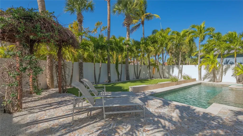5263 Avenida De Cortez Sarasota FL 34242