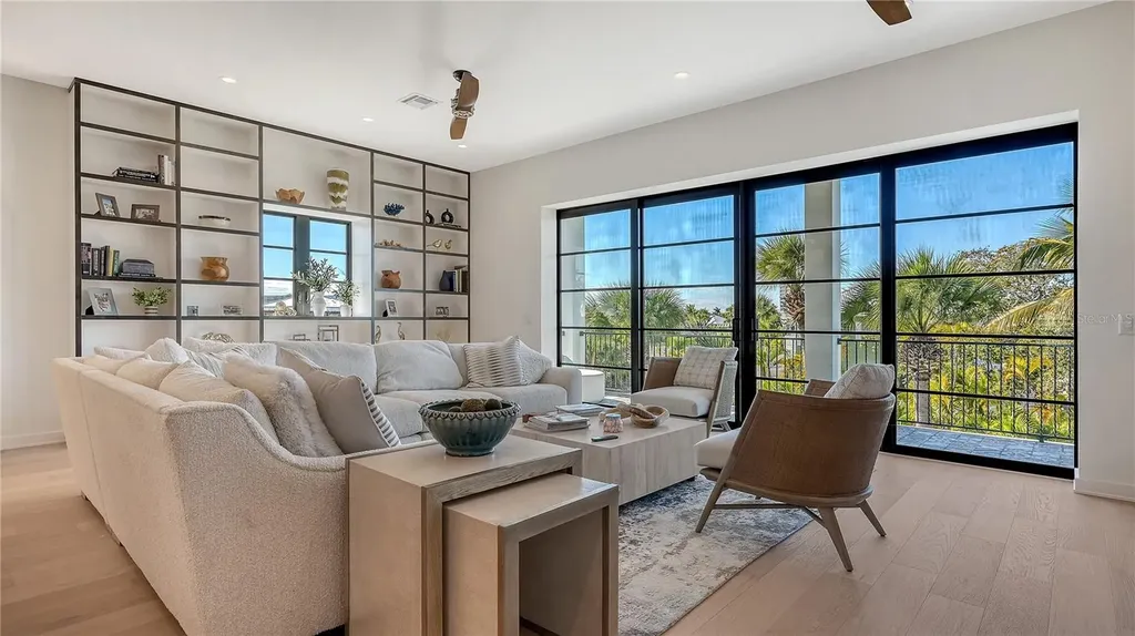 5263 Avenida De Cortez Sarasota FL 34242