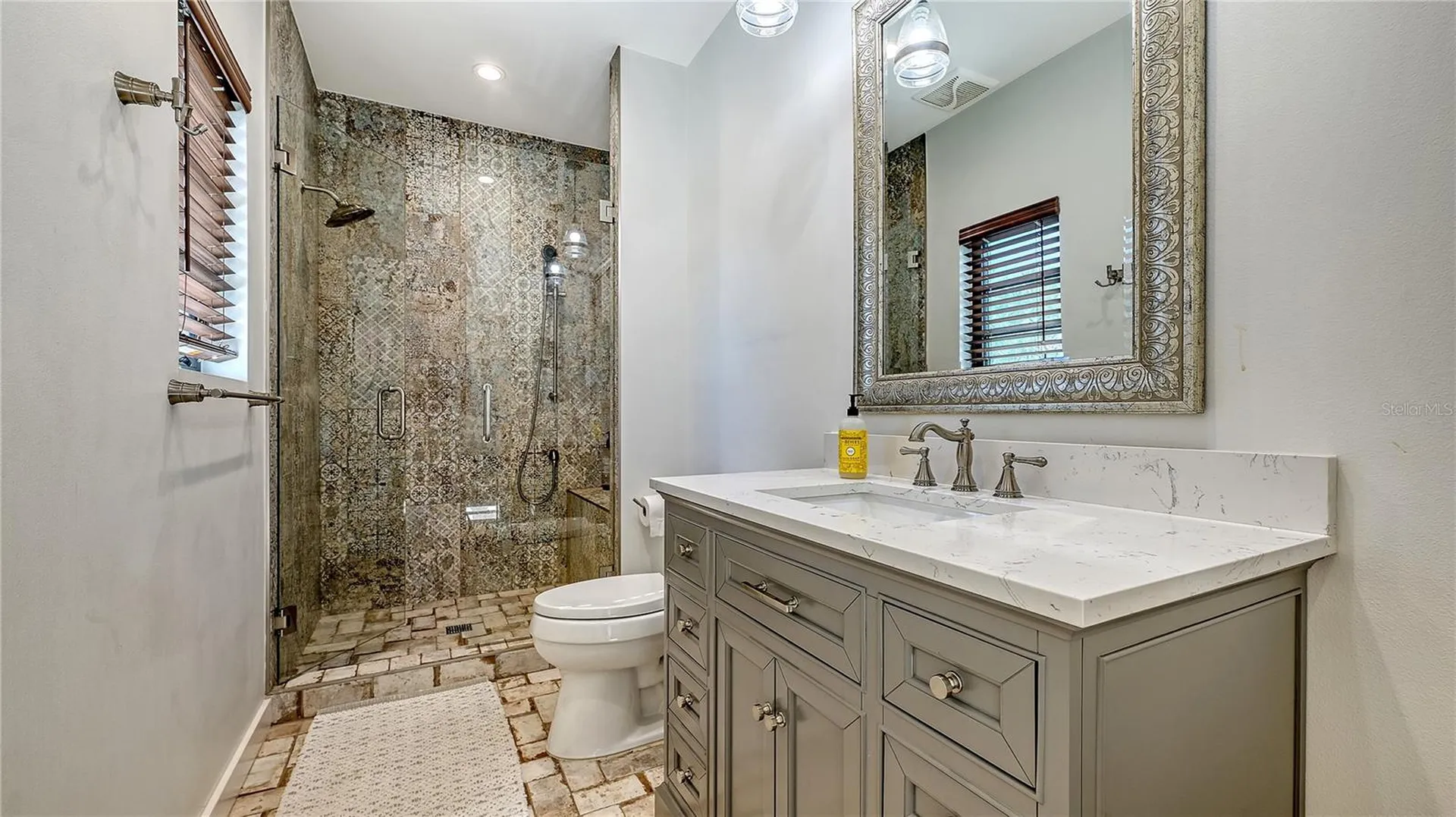 5263 Avenida De Cortez Sarasota FL 34242