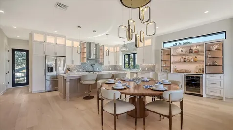 5263 Avenida De Cortez Sarasota FL 34242