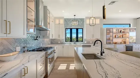 5263 Avenida De Cortez Sarasota FL 34242