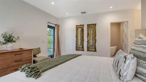 5263 Avenida De Cortez Sarasota FL 34242