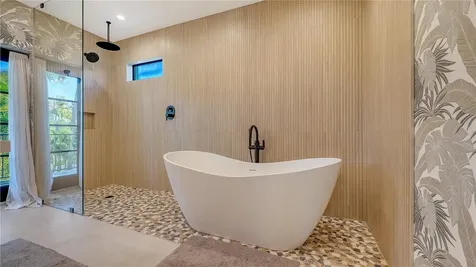 5263 Avenida De Cortez Sarasota FL 34242