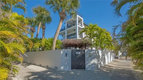 5263 Avenida De Cortez Sarasota FL 34242