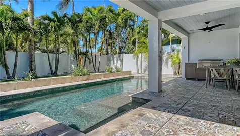 5263 Avenida De Cortez Sarasota FL 34242