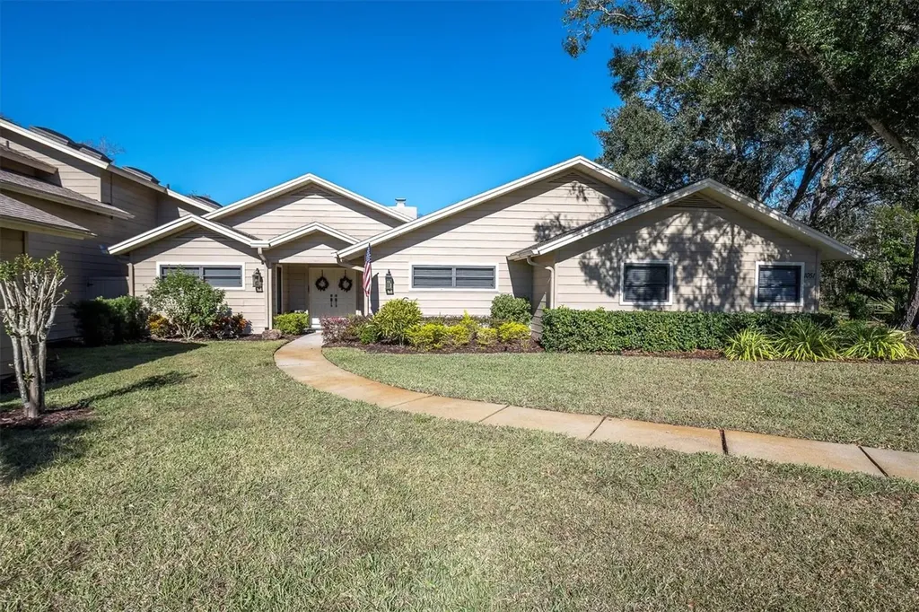 1051 Royal Troon Court Tarpon Springs FL 34688