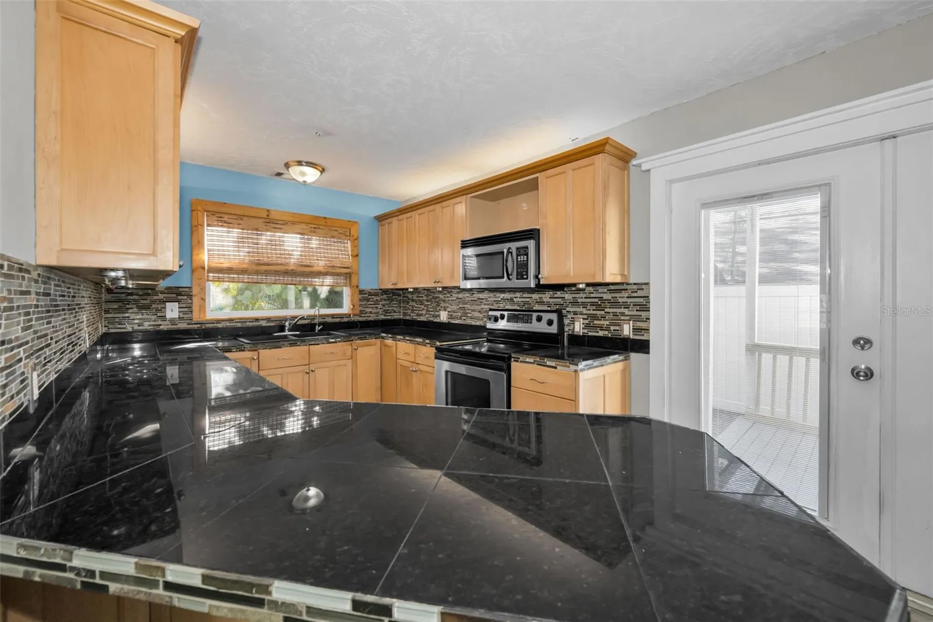 1122 E Oakwood Street Tarpon Springs FL 34689